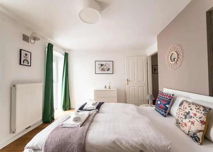 Neat 1br Duplex By Metro And Center By Hm Apartamento *
