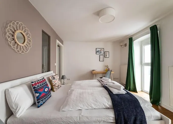 Apartamento Neat 1br Duplex By Metro And Center By Hm Viena