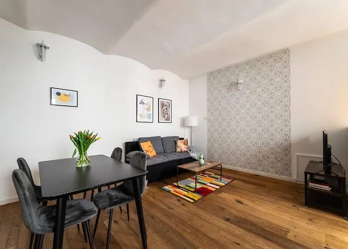 Neat 1br Duplex By Metro And Center By Hm