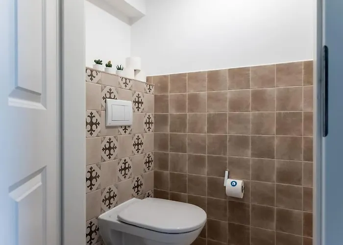 Neat 1br Duplex By Metro And Center By Hm Viena