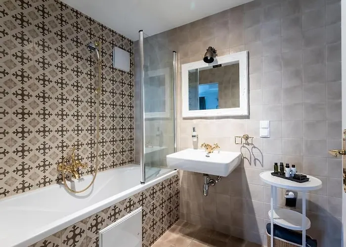 Neat 1br Duplex By Metro And Center By Hm Apartamento *
